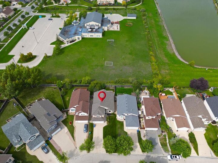 Property Photo:  123 Colebrook Drive  MB R3T 5Z6 
