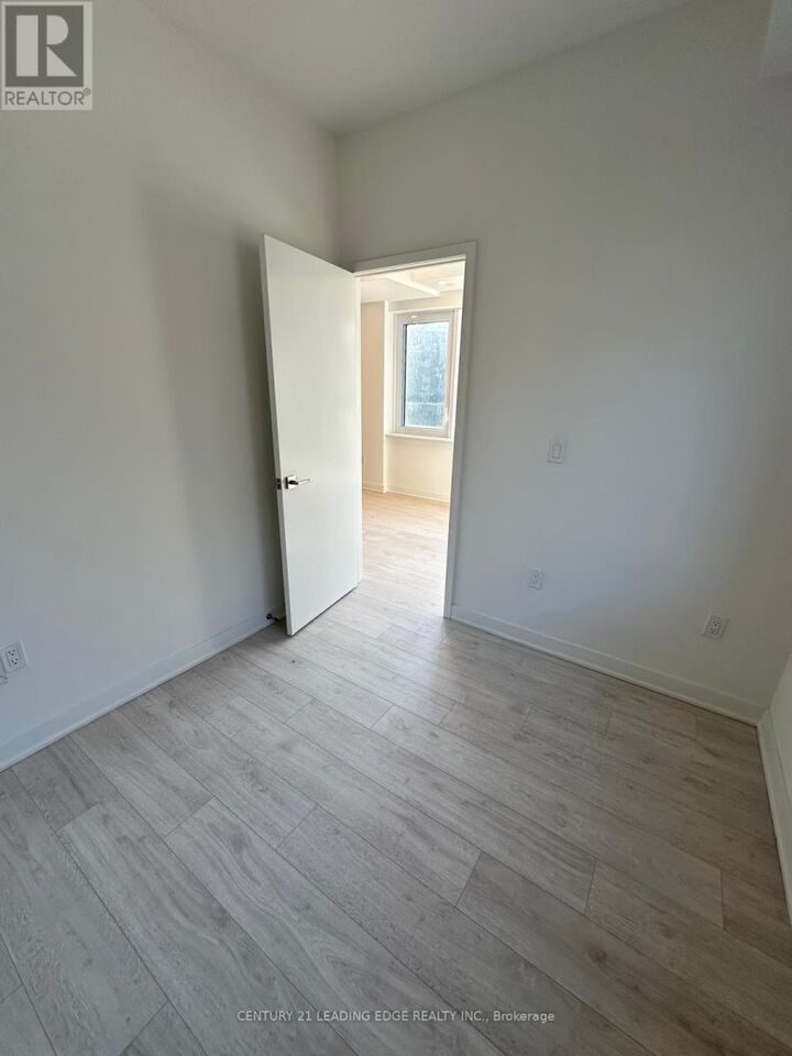 Property Photo:  71 Curlew Drive 67  ON M3A 0B2 