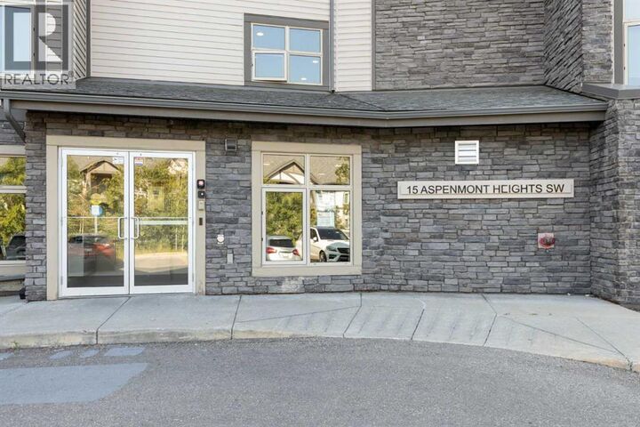 Property Photo:  15 Aspenmont Heights Southwest  AB T3H 0E3 