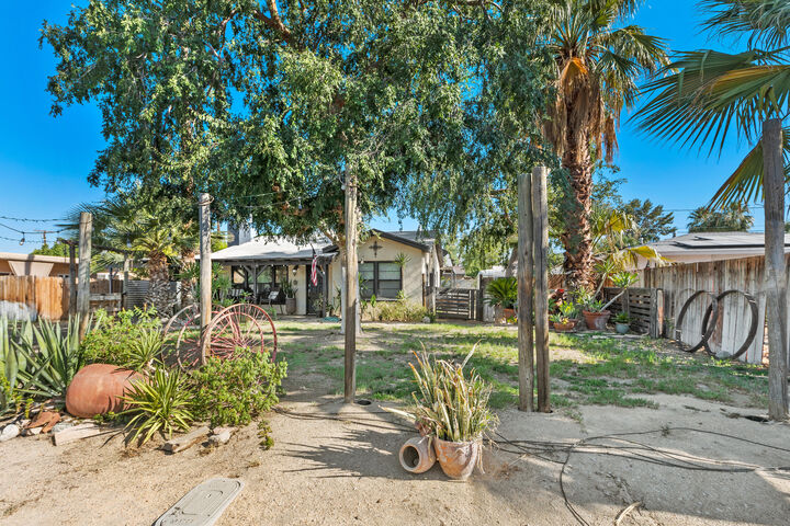 Property Photo: 74057 De Anza Way CA 92260