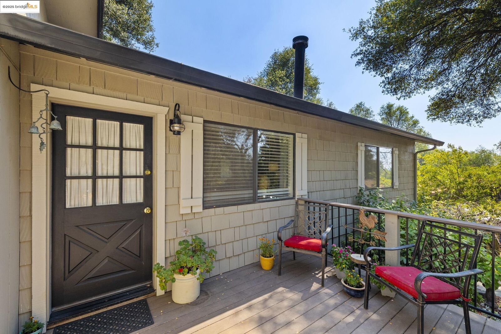Property Photo:  