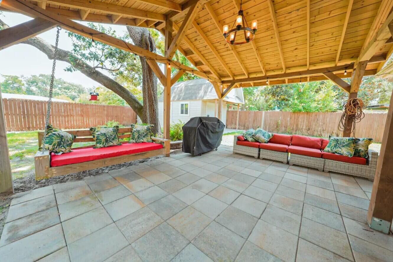 Property Photo:  109 Thornhill Road  FL 32547 