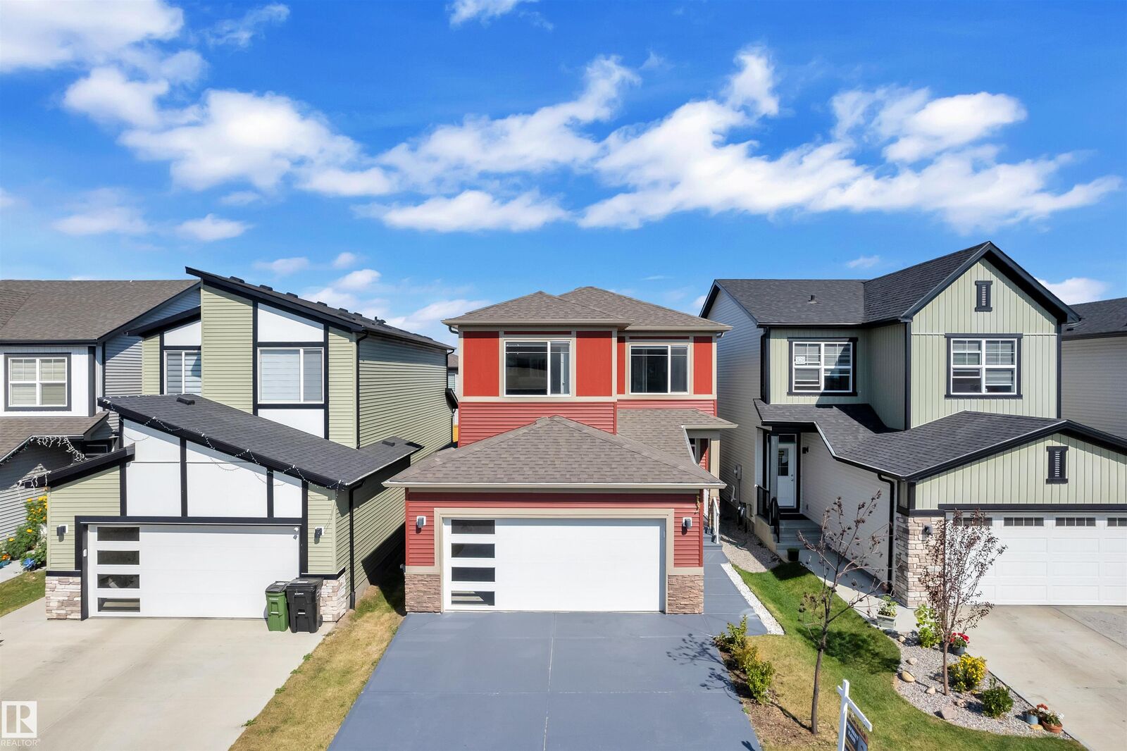 Property Photo: 332 35 Avenue NW AB T6T 2P8