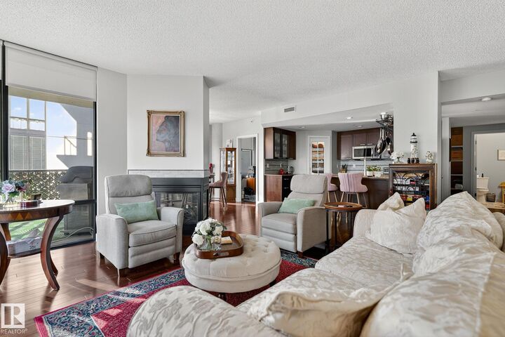 Property Photo: 10028 119 Street NW 401 AB T5K 1Y8