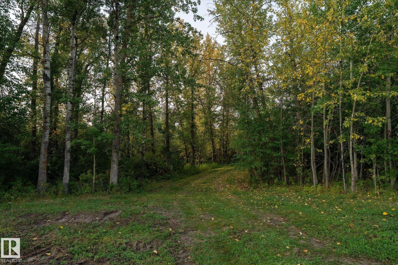Photo de la propriété: Twp Rd 572A Hwy 33 AB T0A 1N6