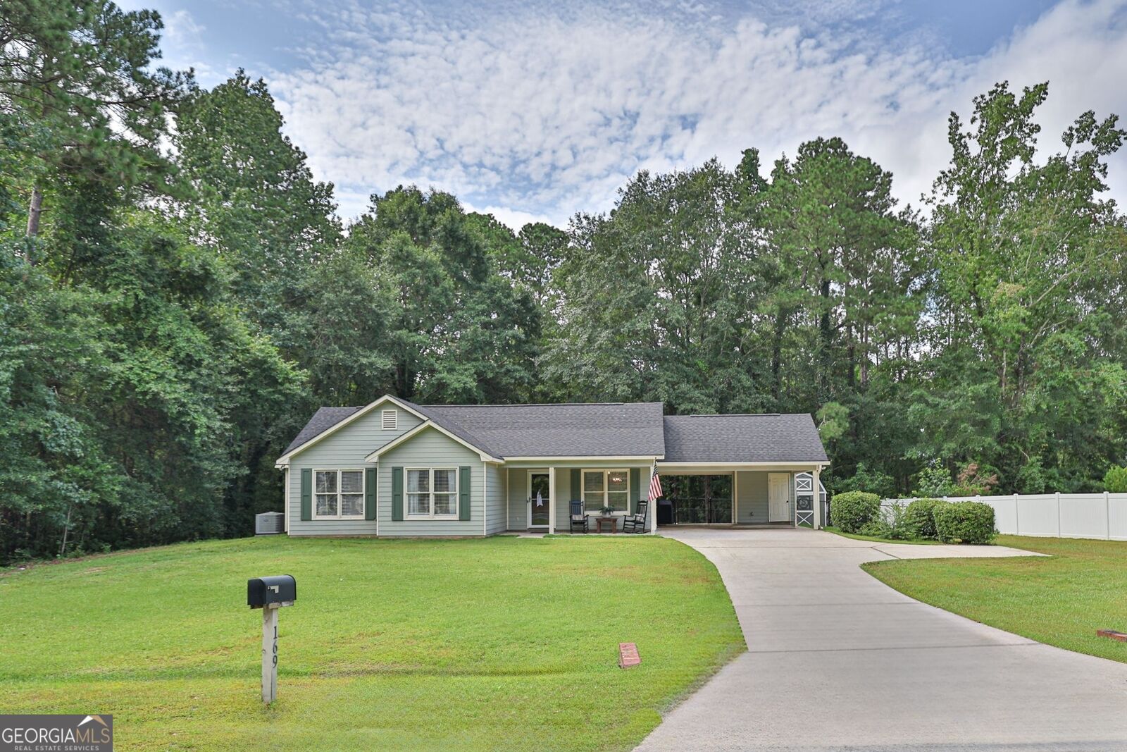 Property Photo: 169 Lee Road 2017 AL 36870