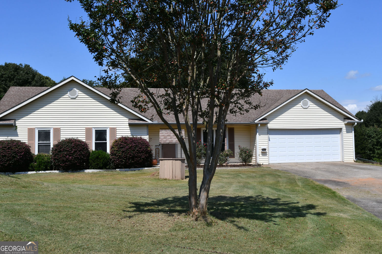 Property Photo: 339 Cobblestone Road GA 30011