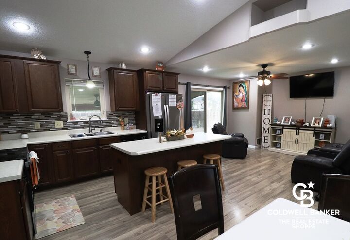 Property Photo:  2320 Idlewild Way  KS 67846 