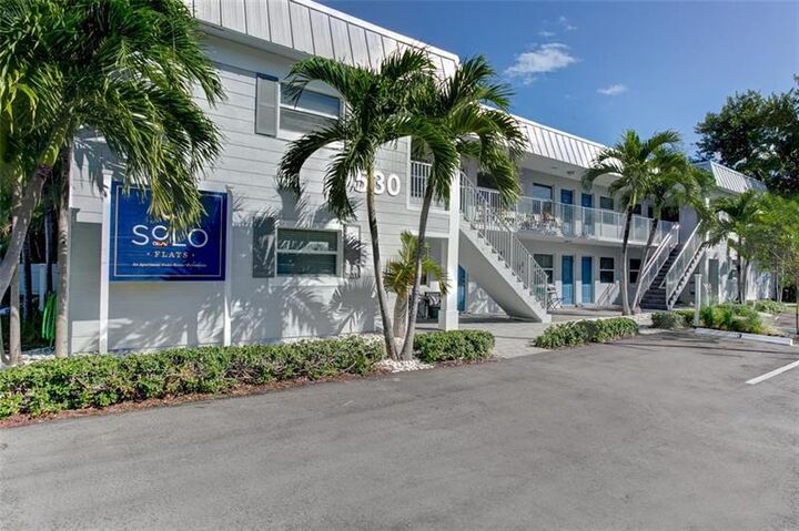 Property Photo: 530 S Federal Hwy 7 FL 33301