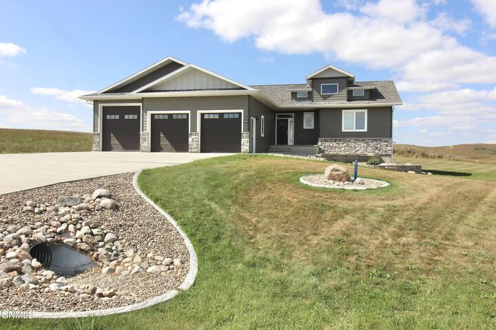 14868 Paniolo Way  Bismarck ND 58503 photo