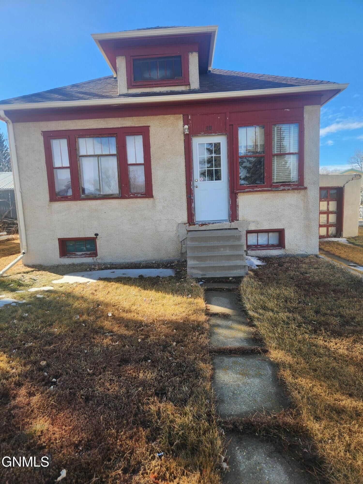Property Photo: 311 B Street S ND 58631