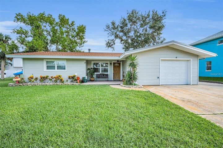 Property Photo: 211 W Martin Luther King Jr Drive FL 34689