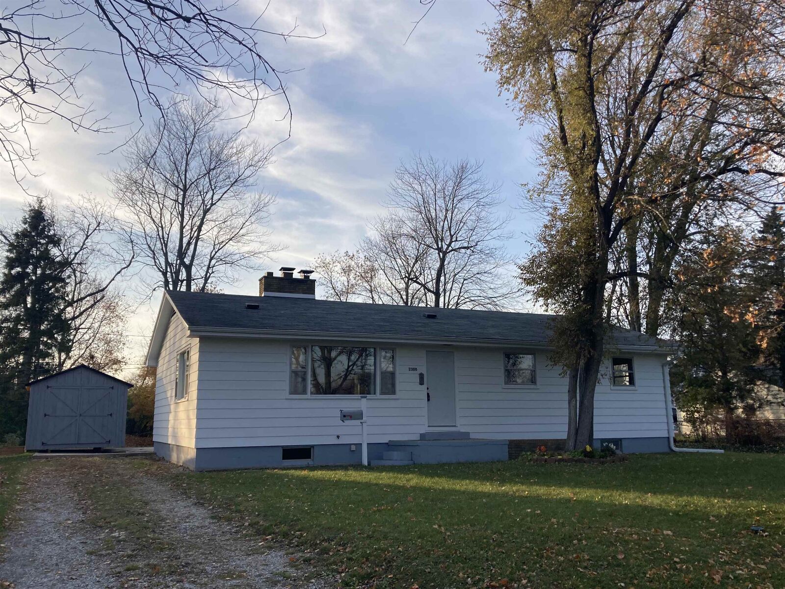 Property Photo:  2300 S Lincoln Street  MI 48708 