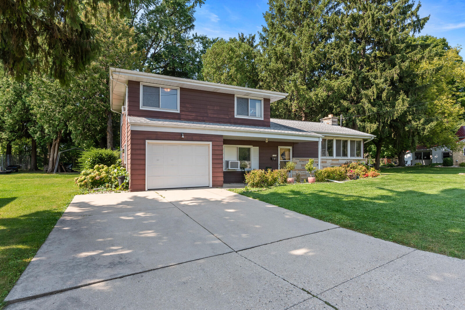 Property Photo:  1320 N 2nd St  WI 53098 