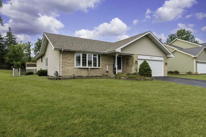 1202 Tracie Drive  Lake Zurich IL 60047 photo