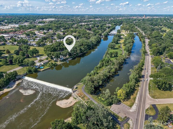 Property Photo: 455 N River Street IL 60538