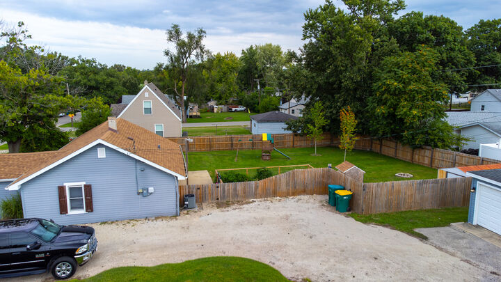 Property Photo: 614 Cayuga Street IL 60432