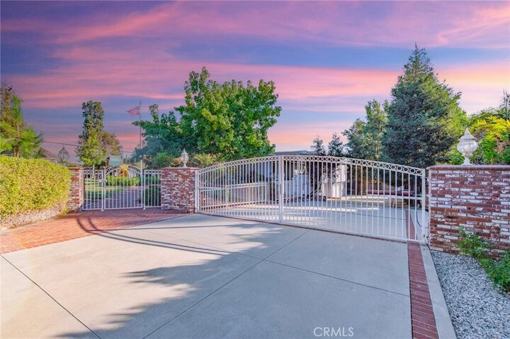 Property Photo:  8781 Enramada Avenue  CA 90605