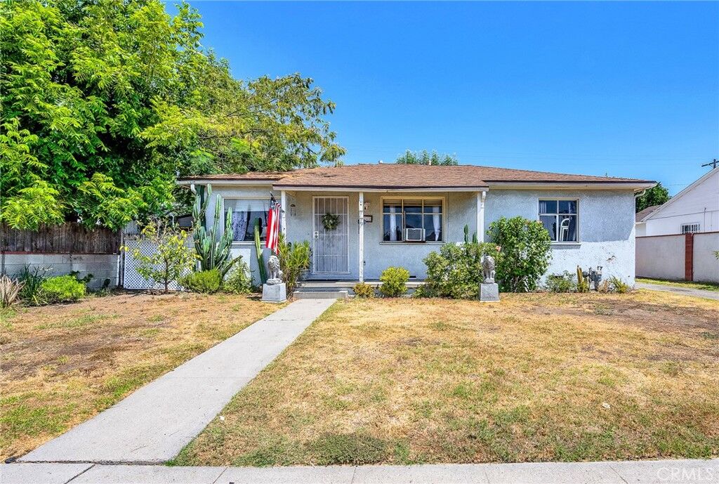 Property Photo:  8748 Sylmar Avenue  CA 91402 