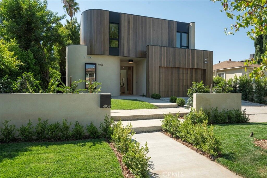Property Photo: 4939 Petit Avenue CA 91436