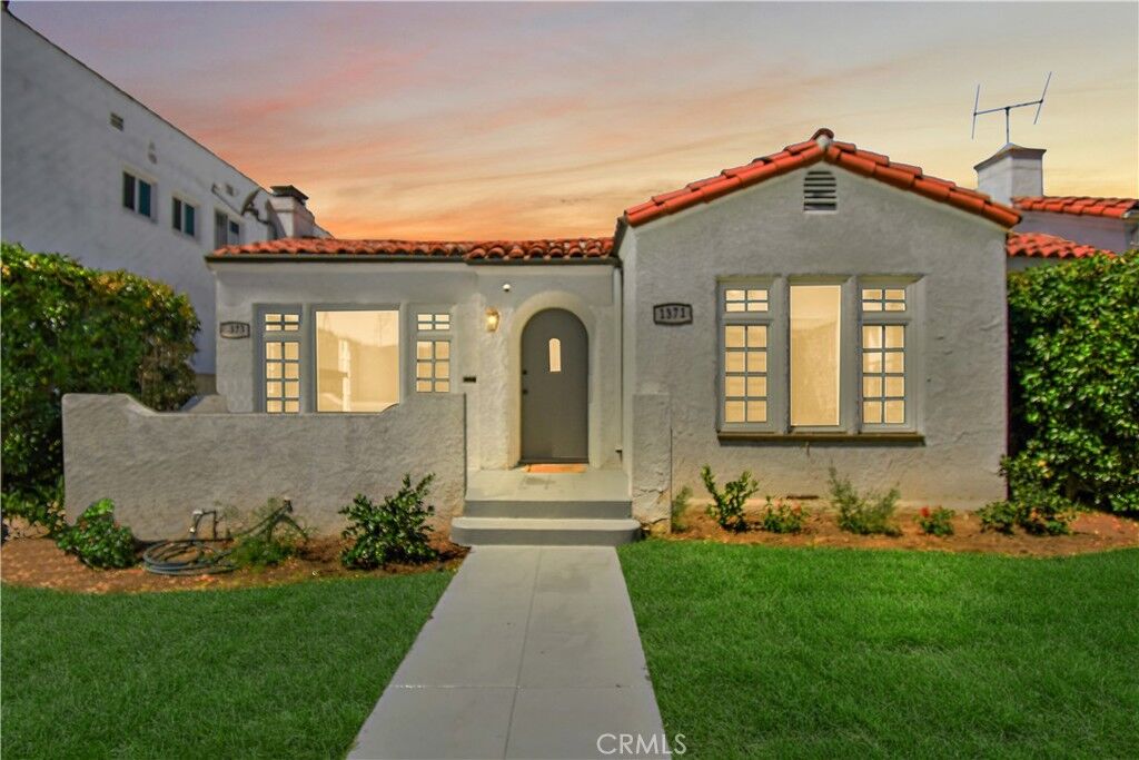 Property Photo:  1373 S Orange Drive  CA 90019 