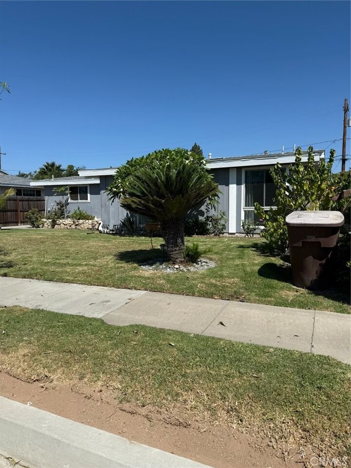Property Photo: 1323 W Goodhue Avenue CA 92802