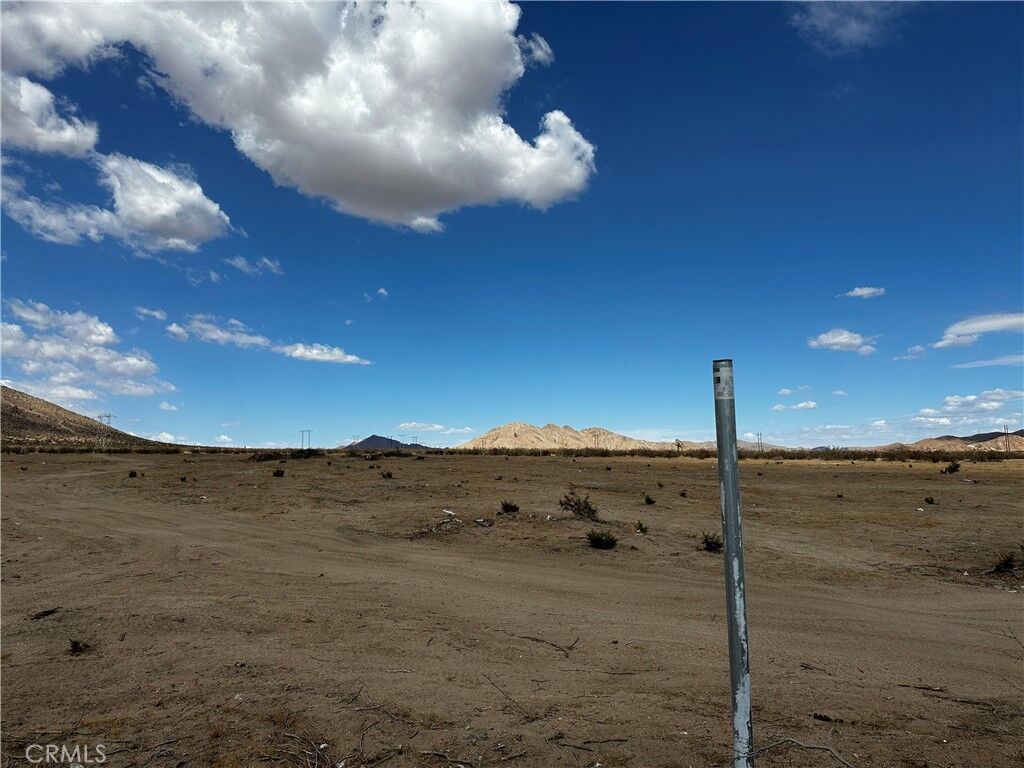 Property Photo:  112 Colusa Rd  CA 92307 