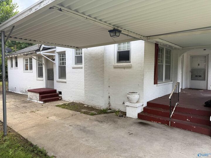 Property Photo: 920 Walnut Street AL 35901