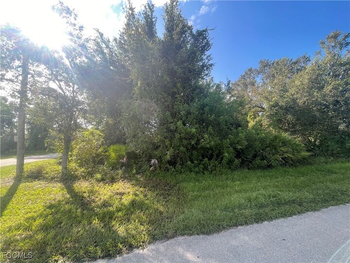 Property Photo:  4845 - 4847 29th Street SW  FL 33973 