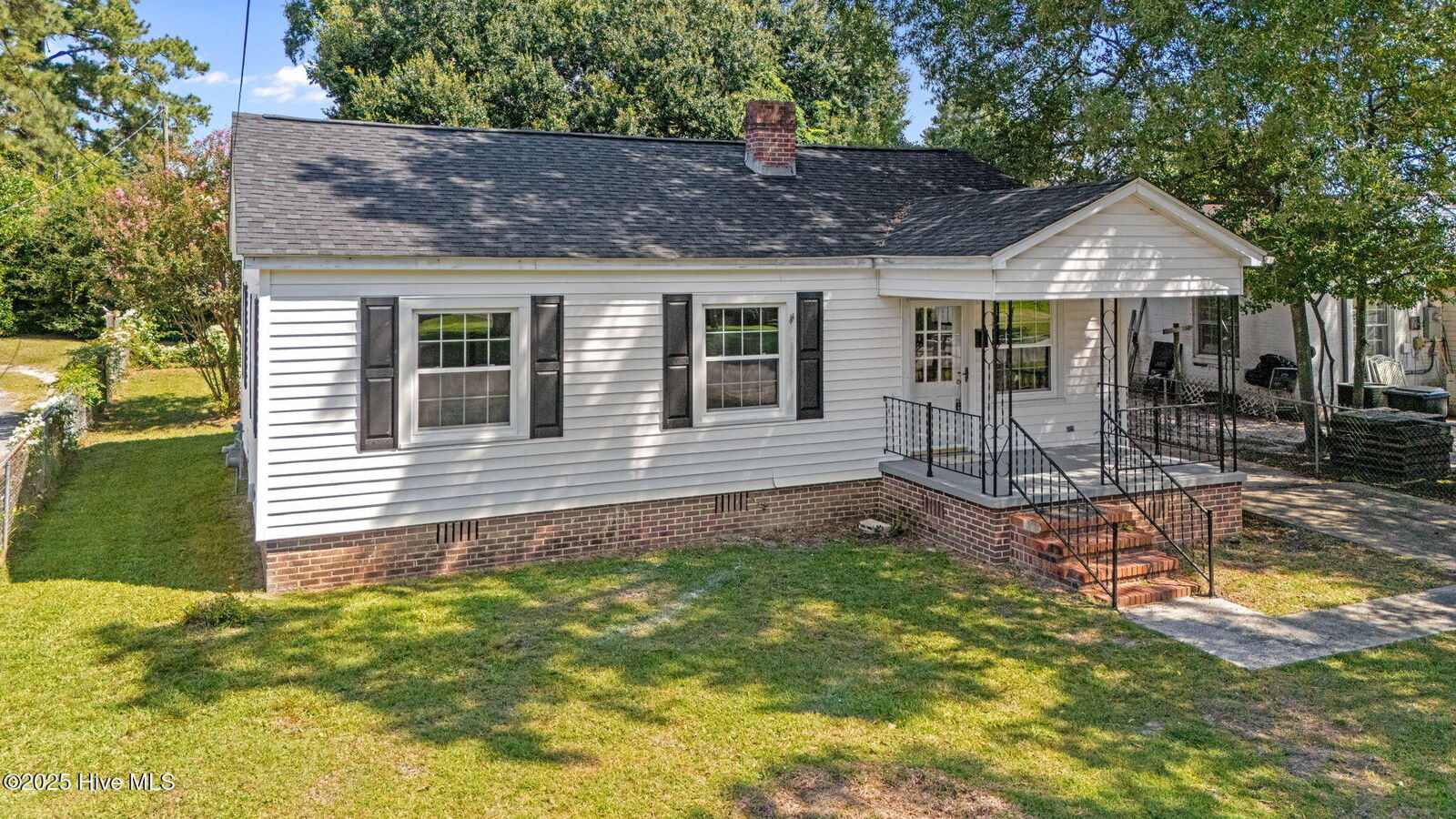 Property Photo:  1003 W Washington Avenue  NC 28501 
