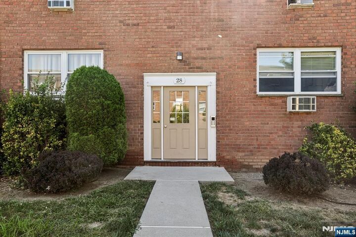 Property Photo:  28 Knox Terrace 2B  NJ 07470 