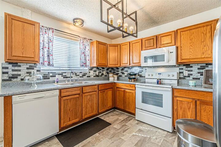 Property Photo: 2355 Summit Lane TX 75227