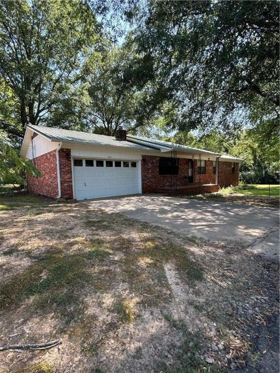 Property Photo: 203 S 35th Street AR 72949