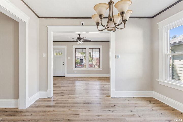 Property Photo: 209 E Spruce Street IL 62704
