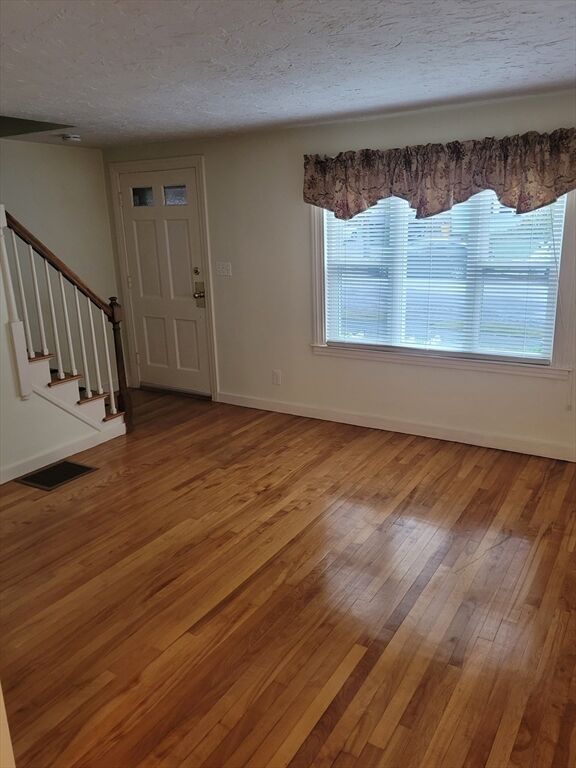 Property Photo:  129 Uncatena Ave. L  MA 01606 