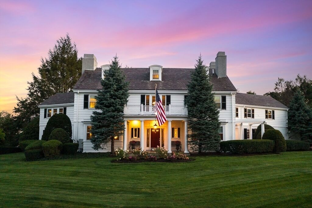 Property Photo:  2 Everett Ave  MA 01890 