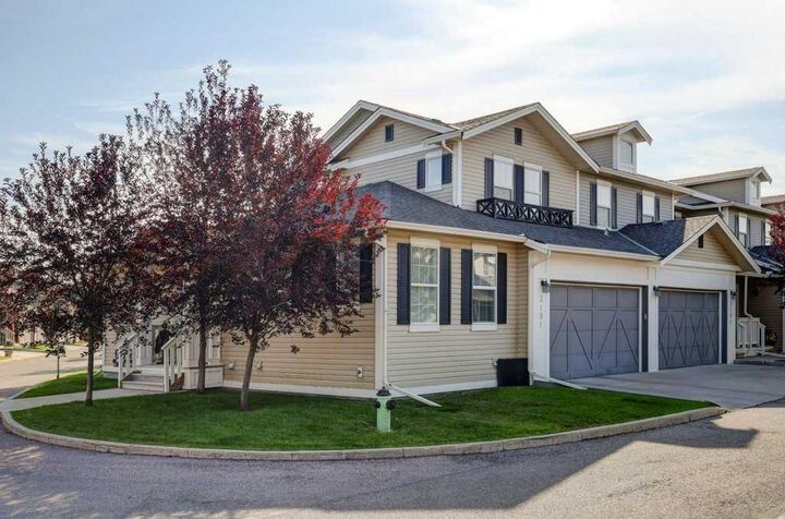 Property Photo: 1001 8 Street NW 3101 AB T4B 0W4