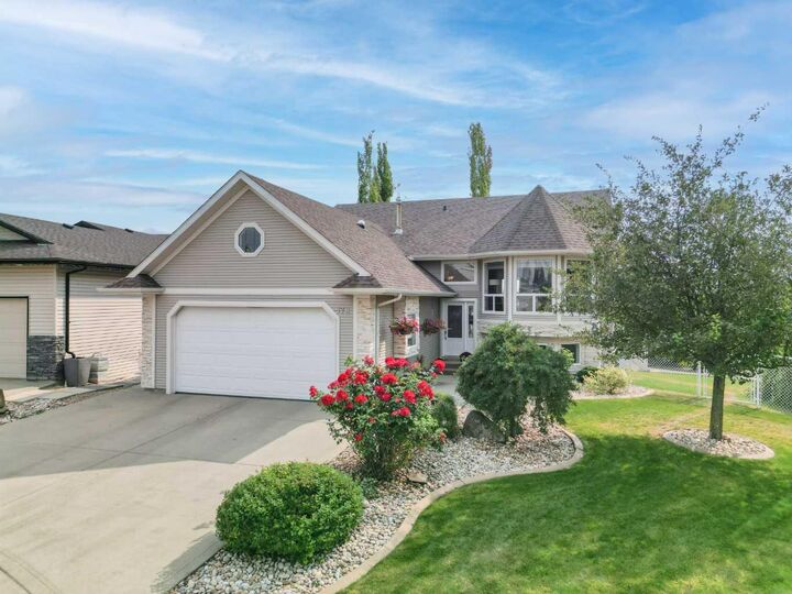 176 Daniel Crescent  Red Deer AB T4R 3M2 photo