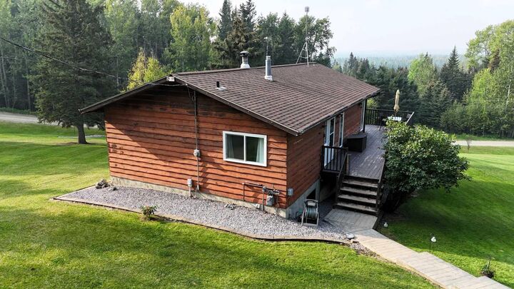 Property Photo: 18315 Township Road 534A AB T7E 3T3