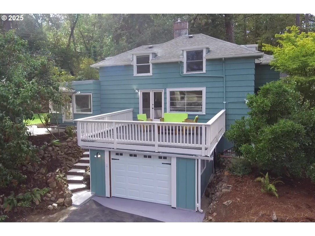 Property Photo:  54 W 31st Ave  OR 97405 