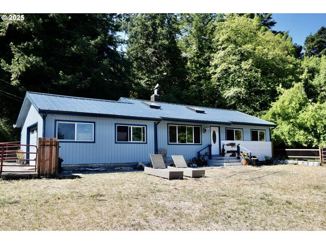 Property Photo:  30312 Hummingbird Hill Rd  OR 97444 