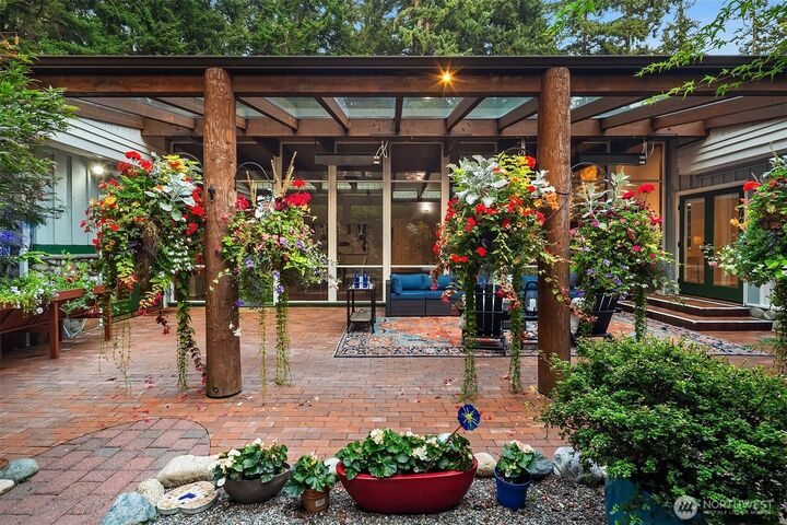 Property Photo: 22628 106th Avenue W WA 98020