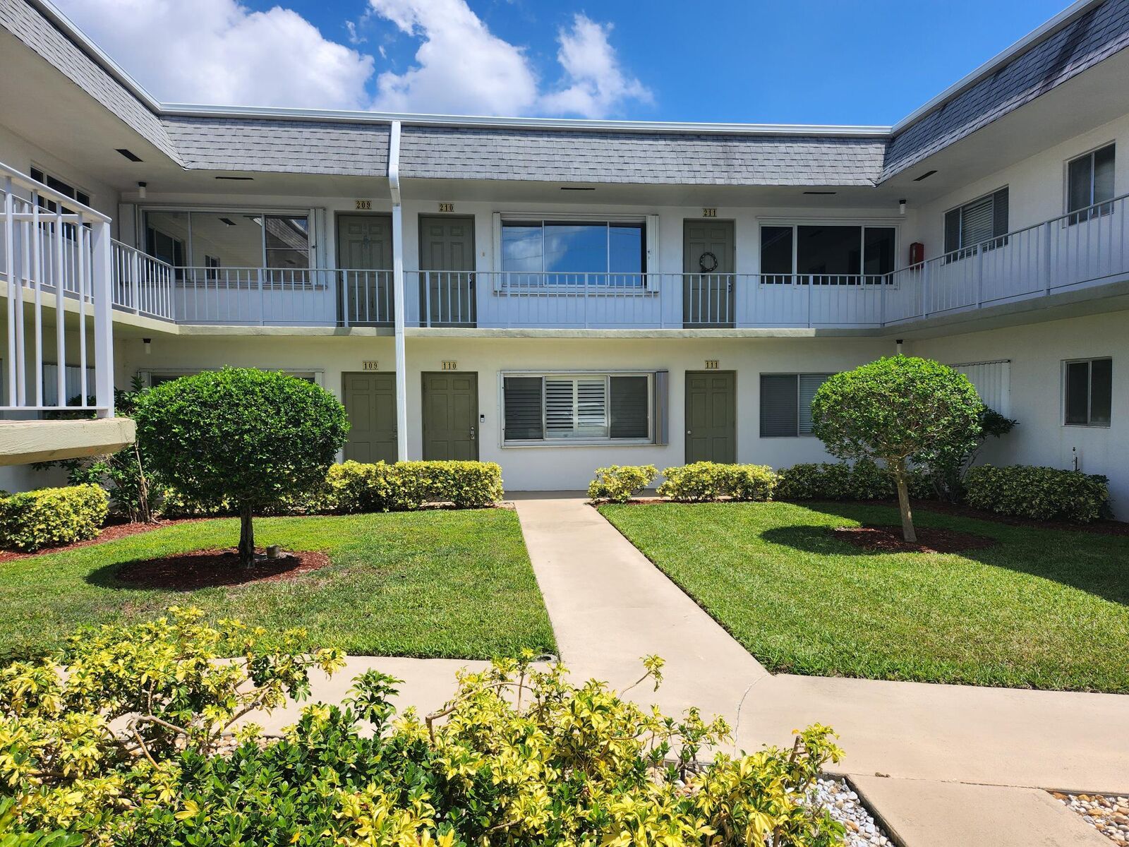 Property Photo: 3280 Cynthia Lane 211 FL 33461