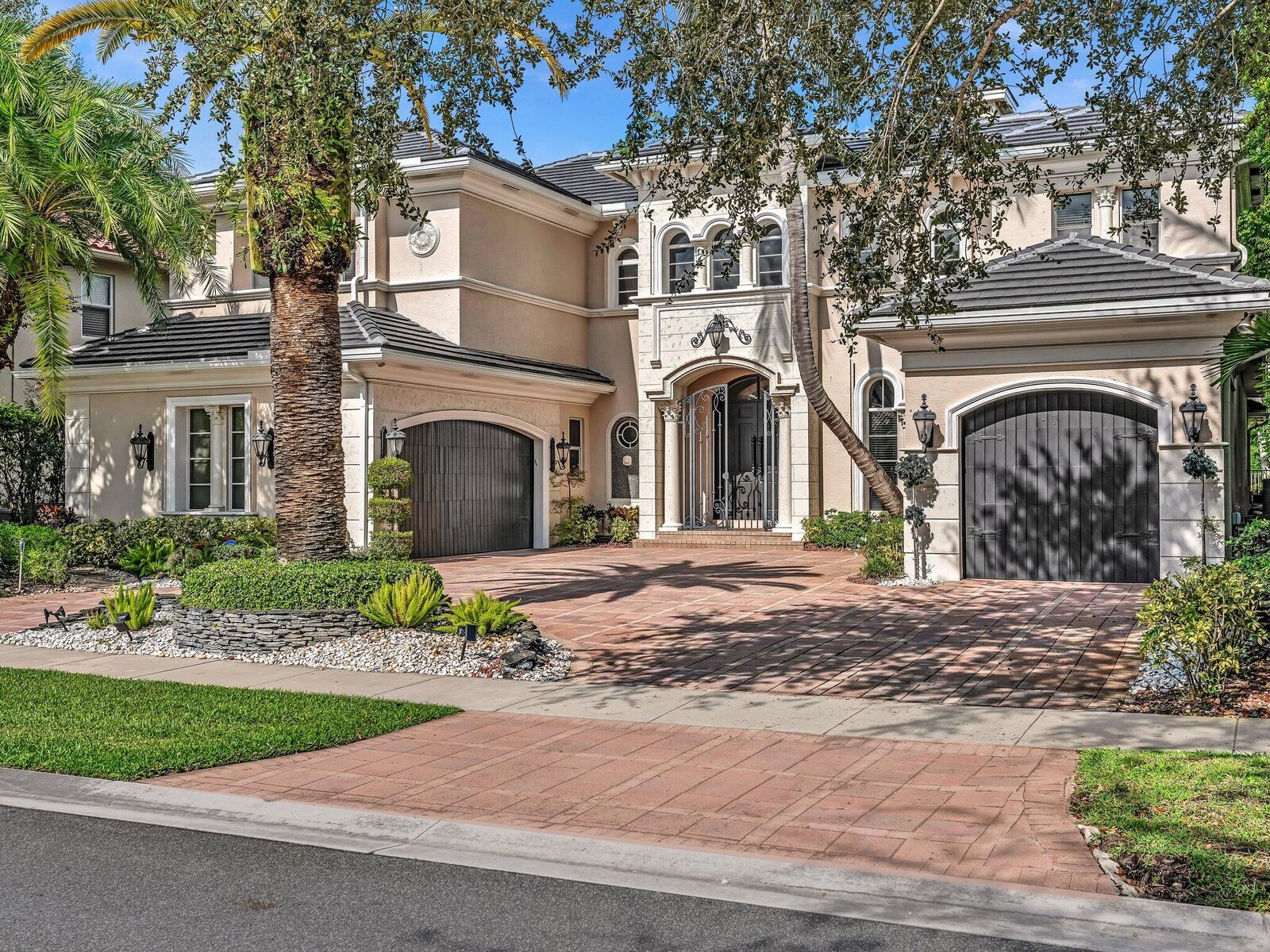 Property Photo:  17577 Middlebrook Way  FL 33496 