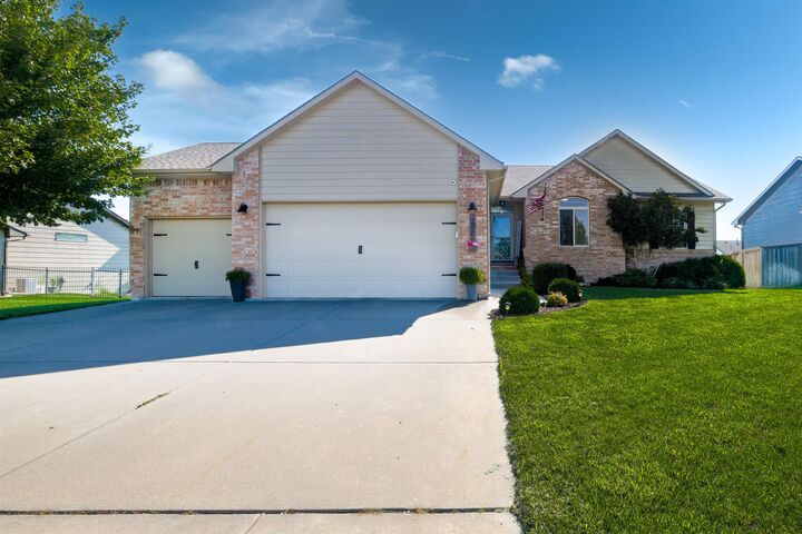 2622 N Woodridge St  Wichita KS 67226 photo