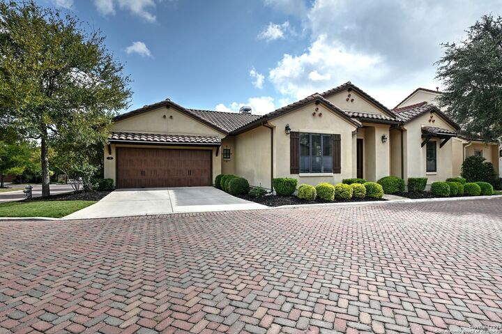 Property Photo: 1414 W Bitters Rd #18 TX 78248