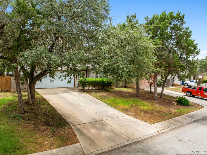 Property Photo: 4710 Irish Oak TX 78247