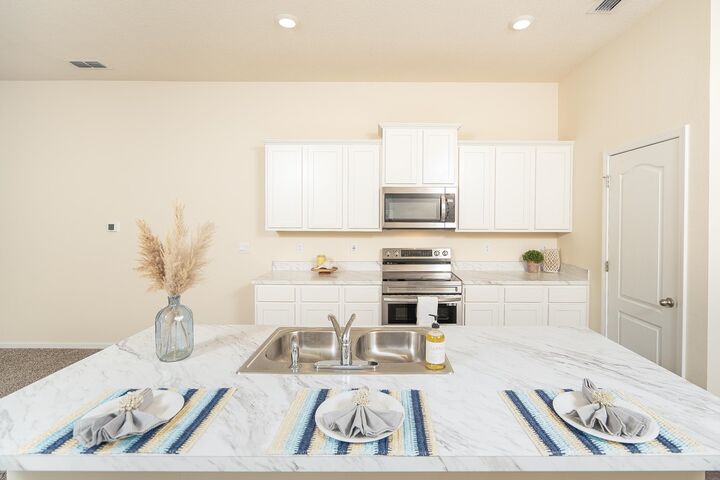 Property Photo: 2730 Oak Stream Dr FL 32043