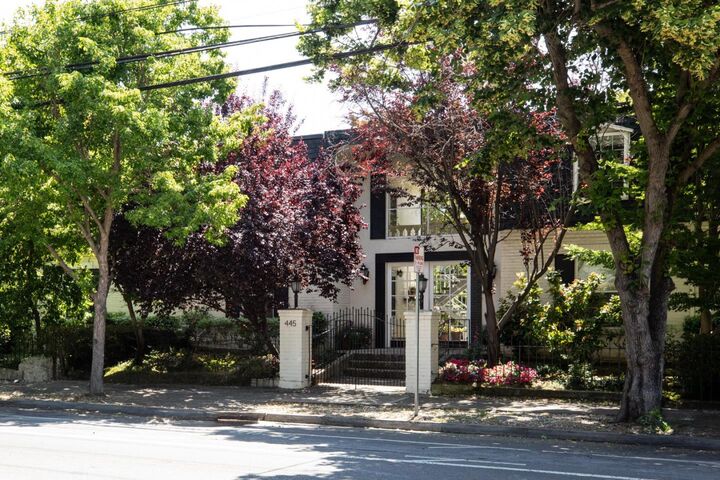 Property Photo:  445 Oak Grove Avenue 4  CA 94025 