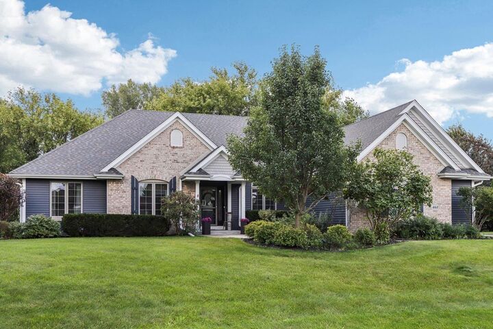 Property Photo:  460 East Red Pine Circle  WI 53118 